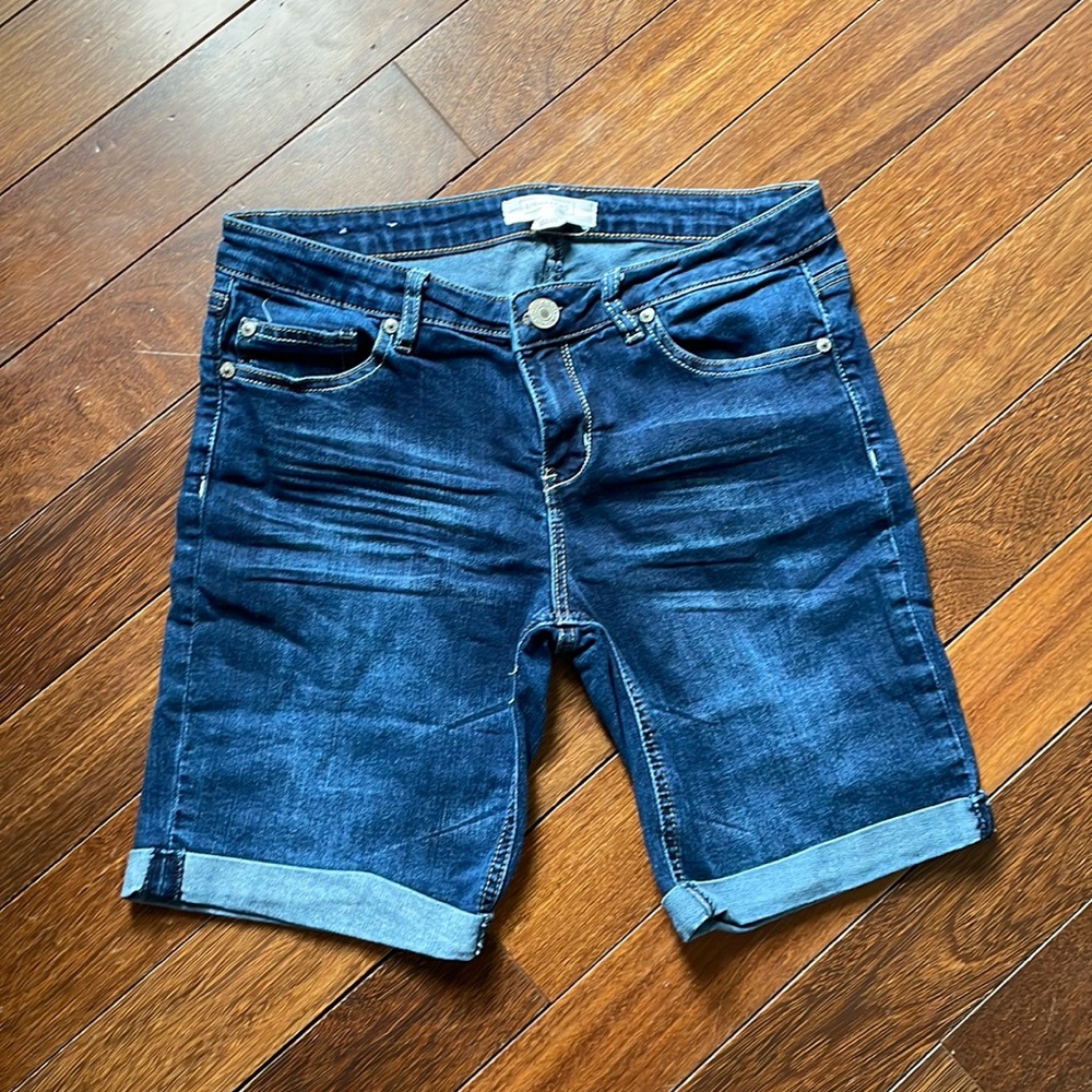 Eighty Two bermudas